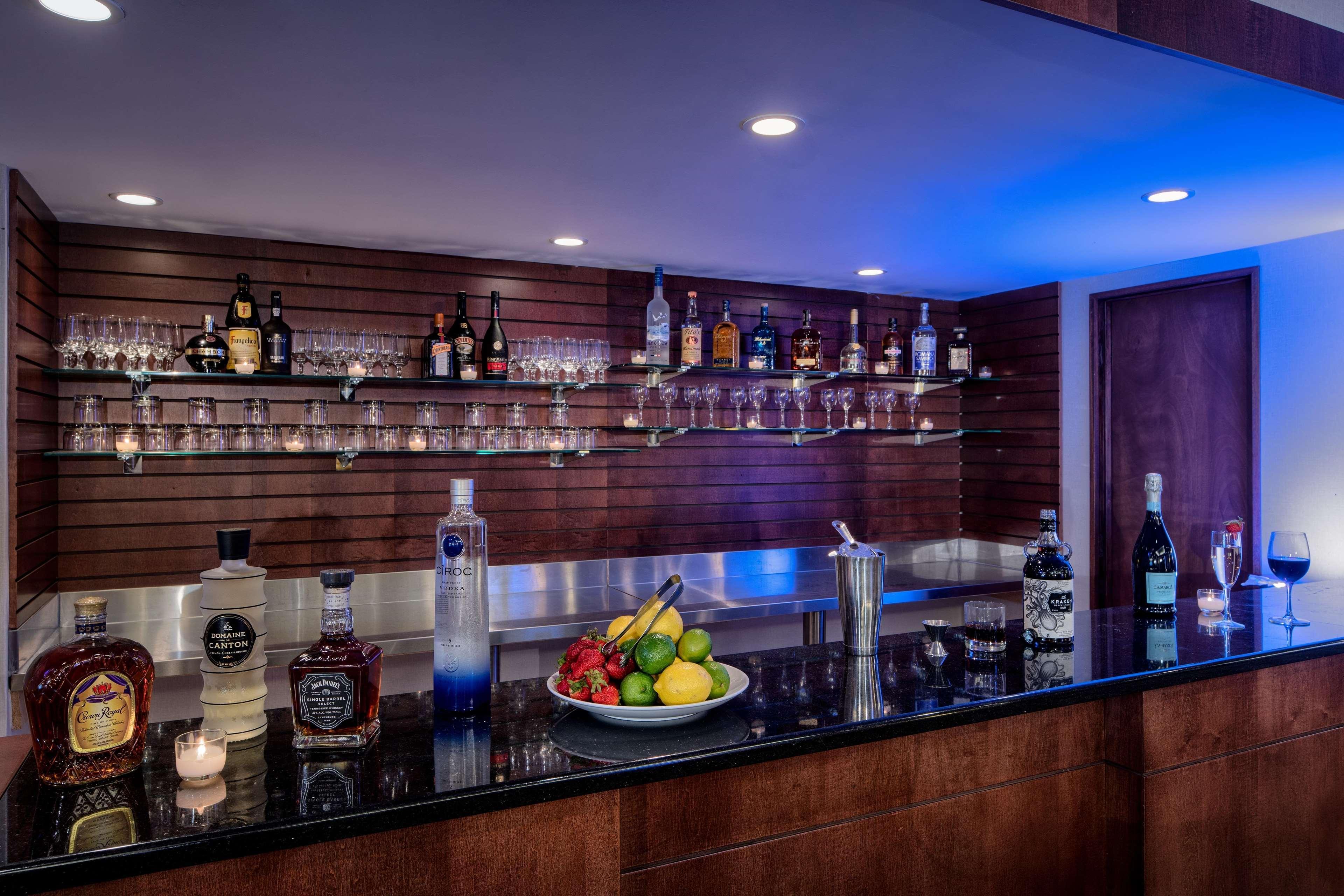 Hotel Doubletree By Hilton Philadelphia Airport Exterior foto