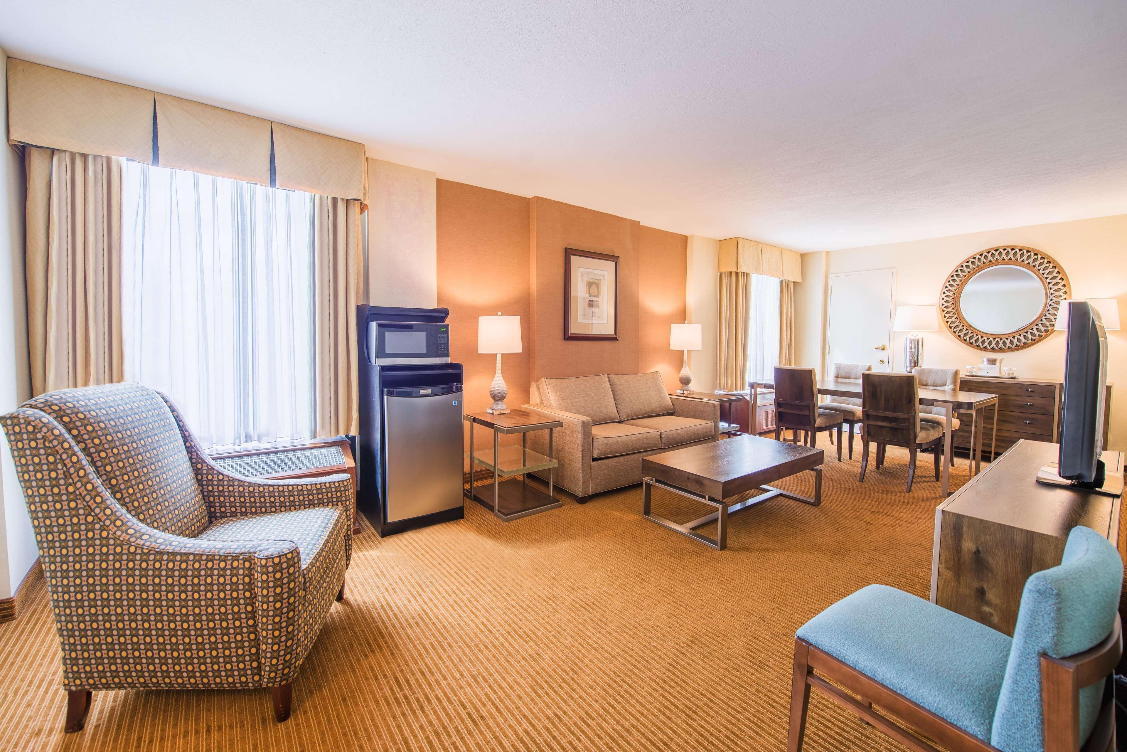 Hotel Doubletree By Hilton Philadelphia Airport Exterior foto