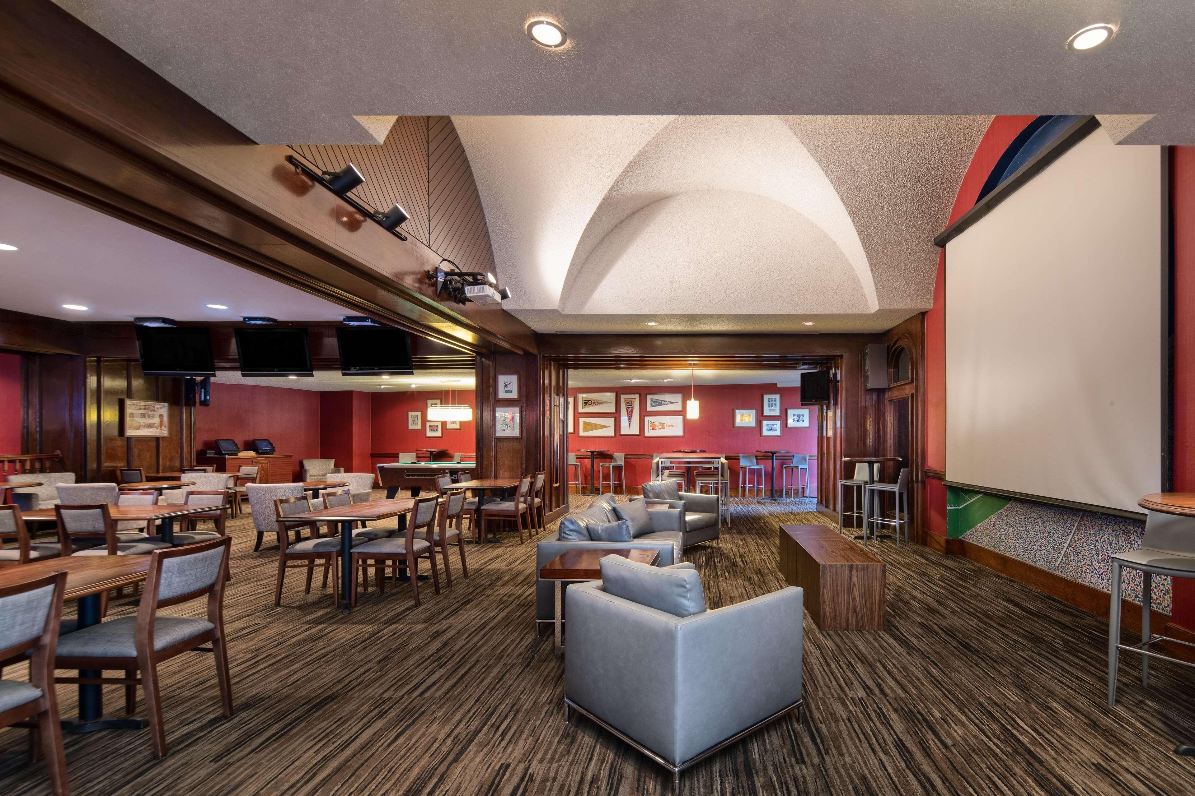 Hotel Doubletree By Hilton Philadelphia Airport Exterior foto