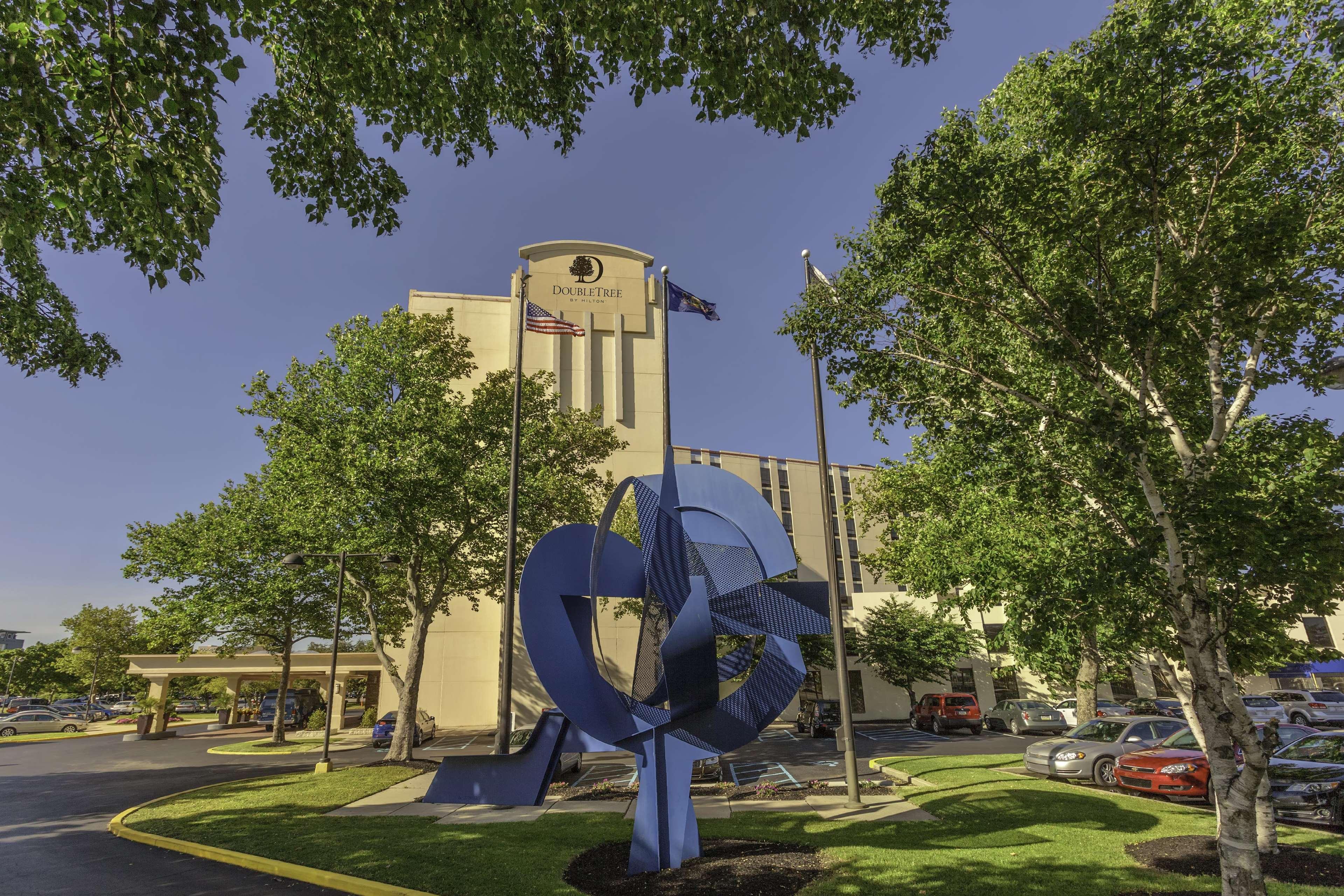 Hotel Doubletree By Hilton Philadelphia Airport Exterior foto