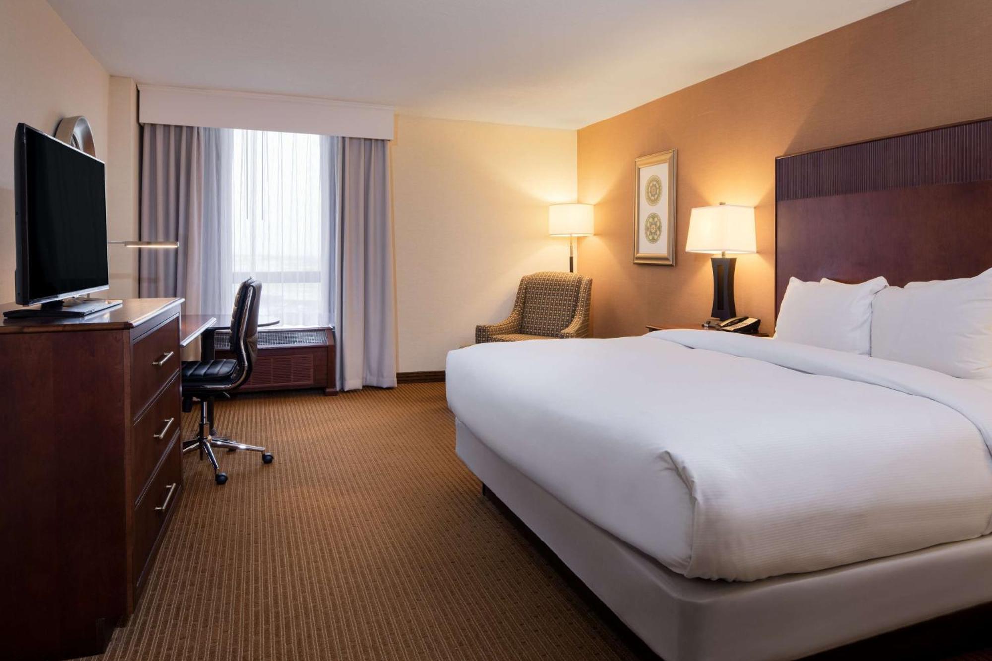 Hotel Doubletree By Hilton Philadelphia Airport Exterior foto
